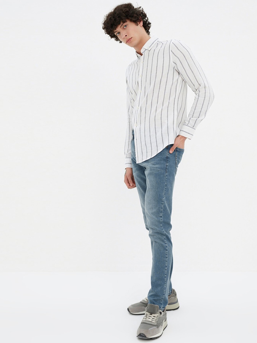 

Trendyol Men Blue Skinny Fit Light Fade Stretchable Jeans
