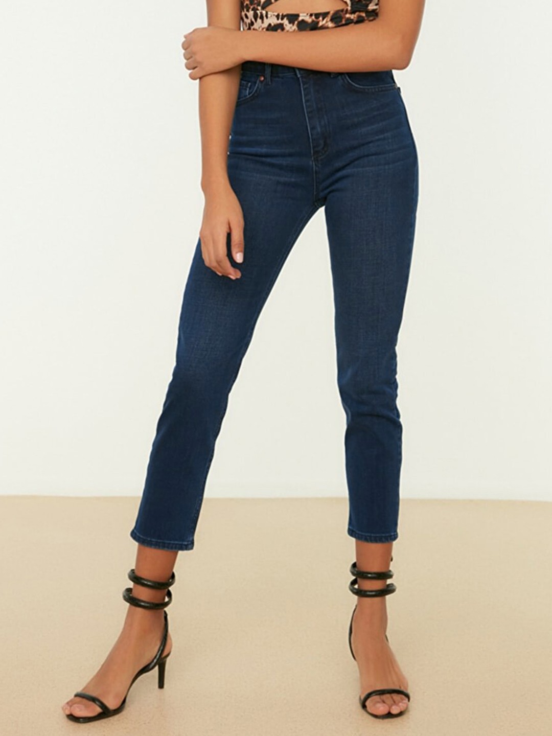 

Trendyol Women Navy Blue Stretchable Cropped High Waist Mom Jeans