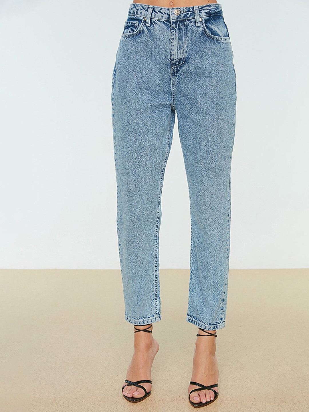

Trendyol Women Blue High-Rise Jeans
