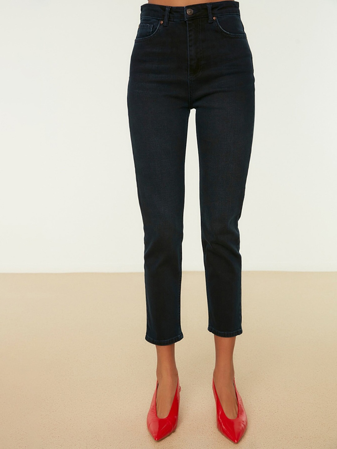 

Trendyol Women Navy Blue Stretchable Cropped High Waist Mom Jeans
