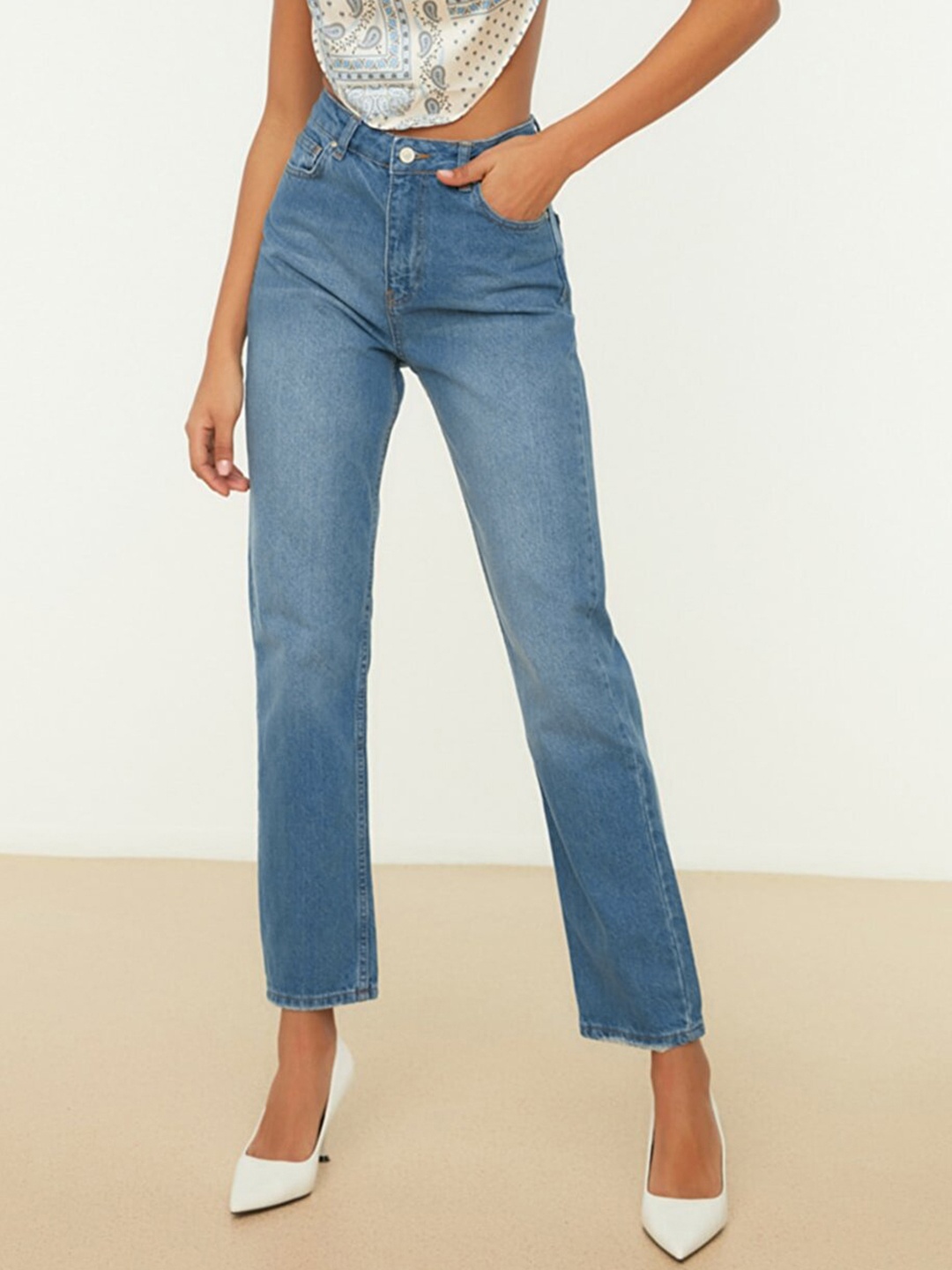 

Trendyol Women Blue Light Fade High Waist Regular Fit Pure Cotton Jeans