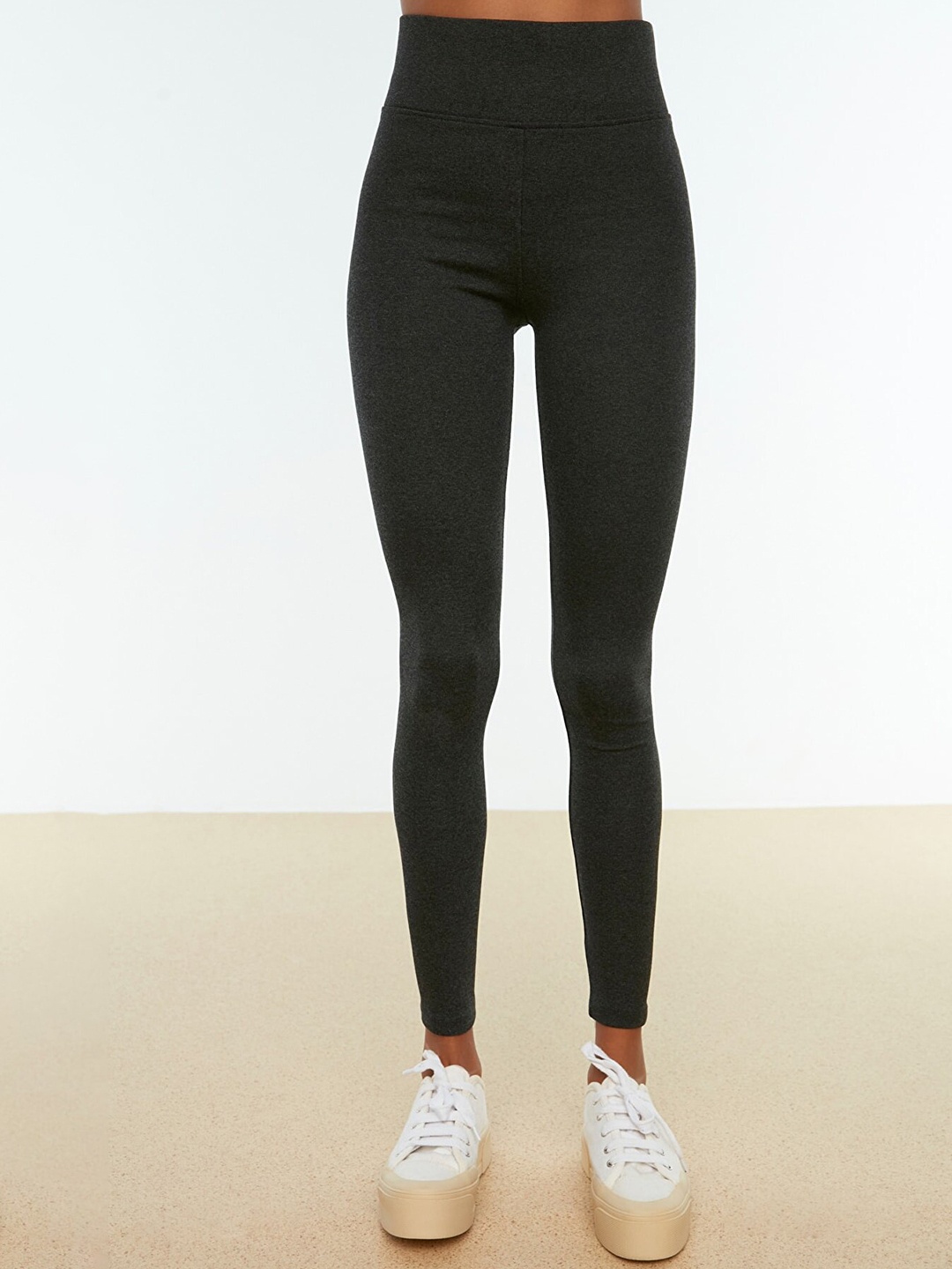 

Trendyol Women Charcoal Grey Solid High Waist Knitted Tights