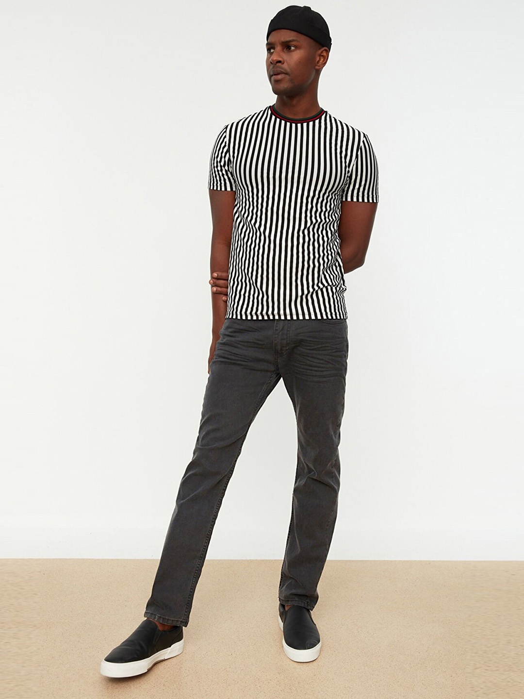 

Trendyol Men Charcoal Grey Stretchable Jeans