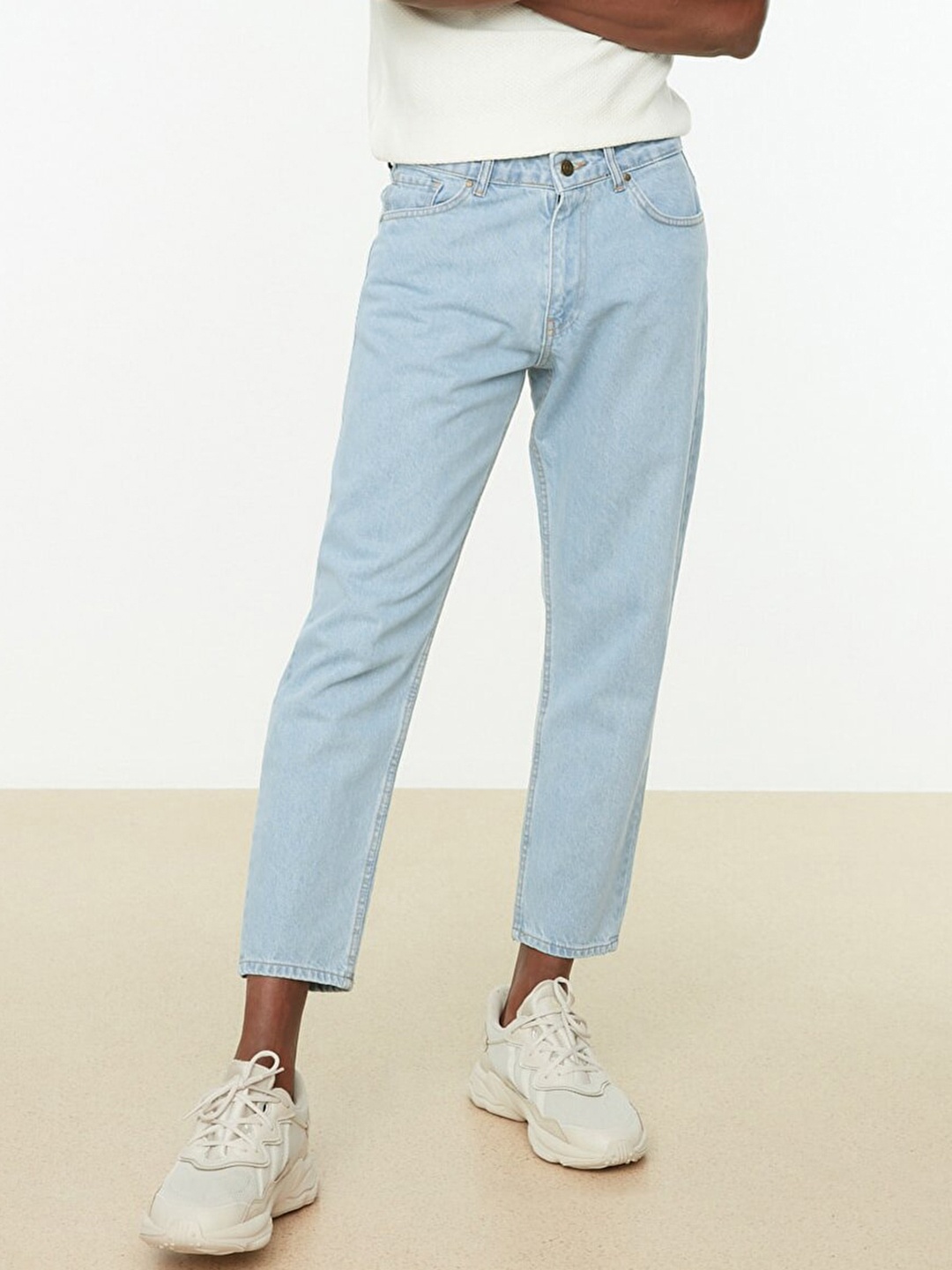 

Trendyol Men Blue Relaxed Fit Pure Cotton Cropped Jeans