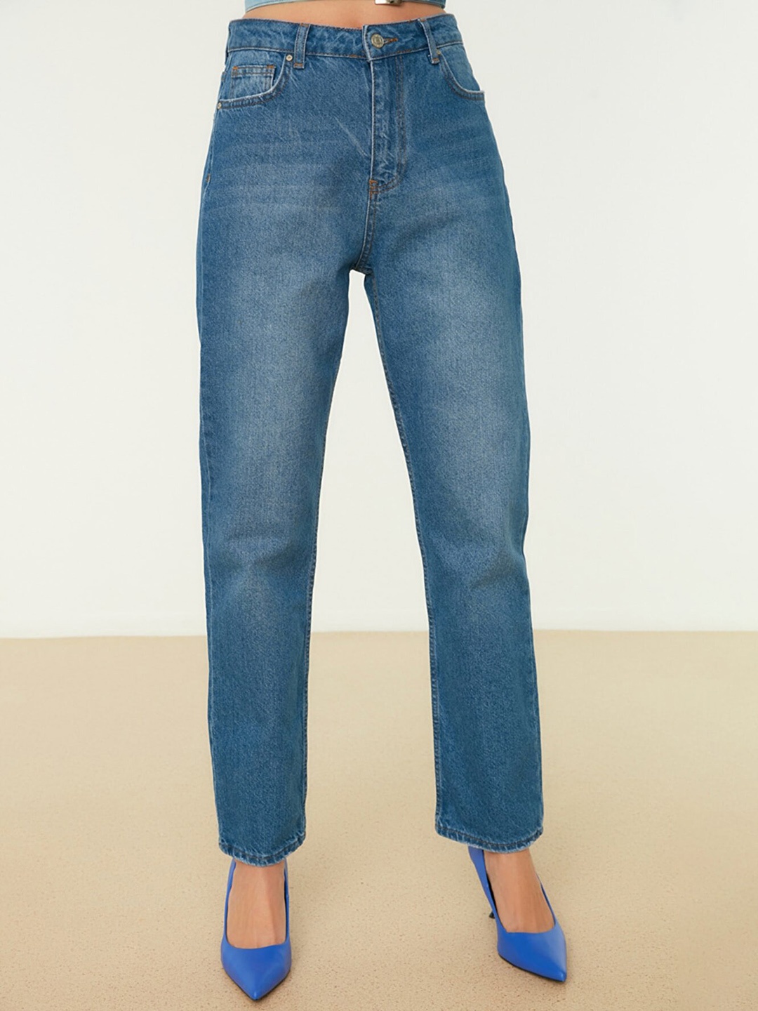 

Trendyol Women Blue Light Fade High Waist Regular Pure Cotton Jeans