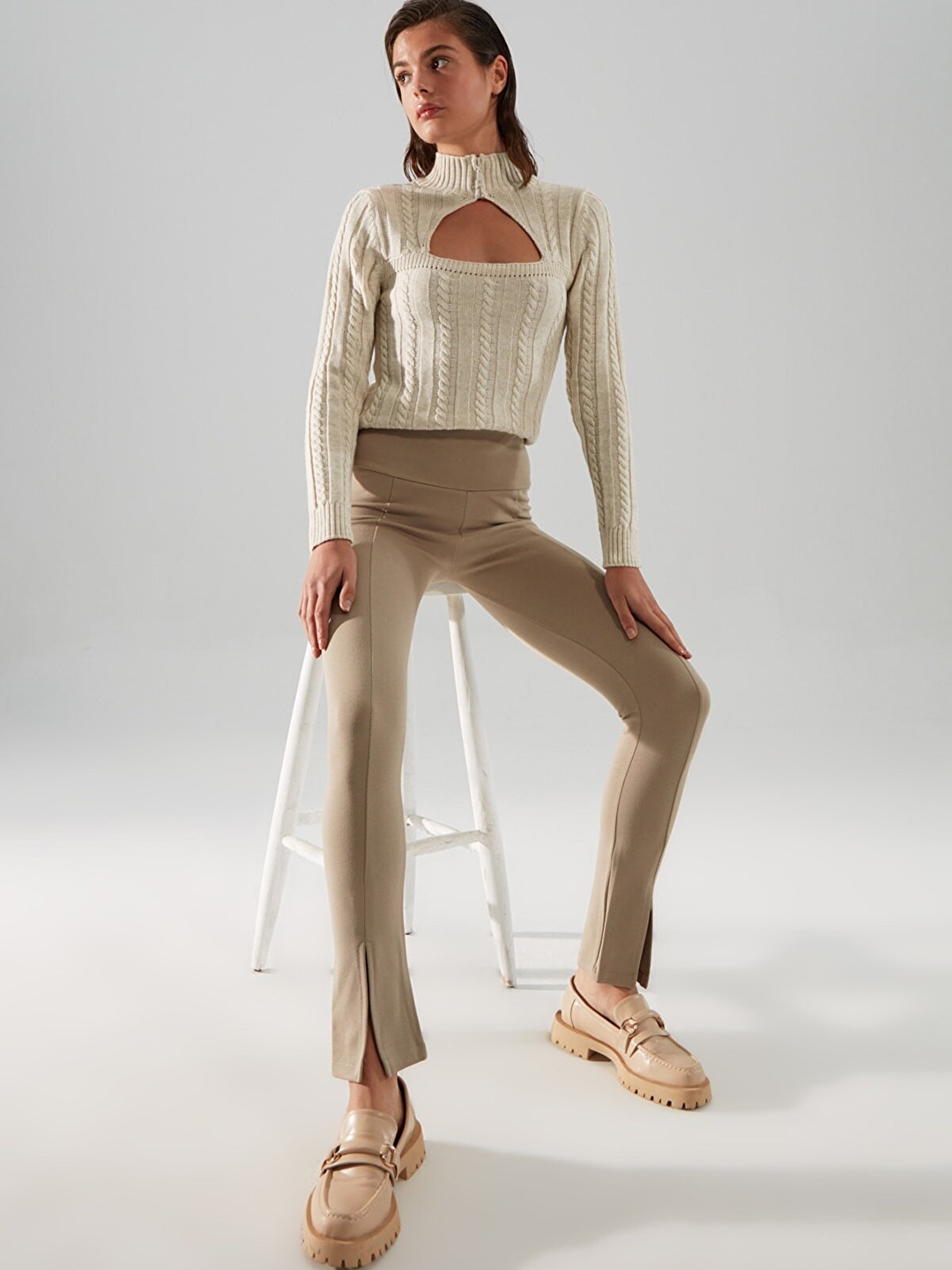 

Trendyol Women Beige Solid Tights