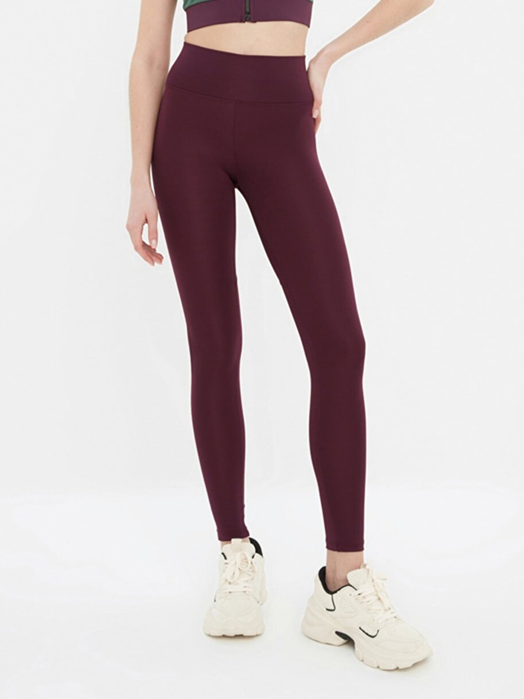 

Trendyol Women Burgundy Solid Sports Tights