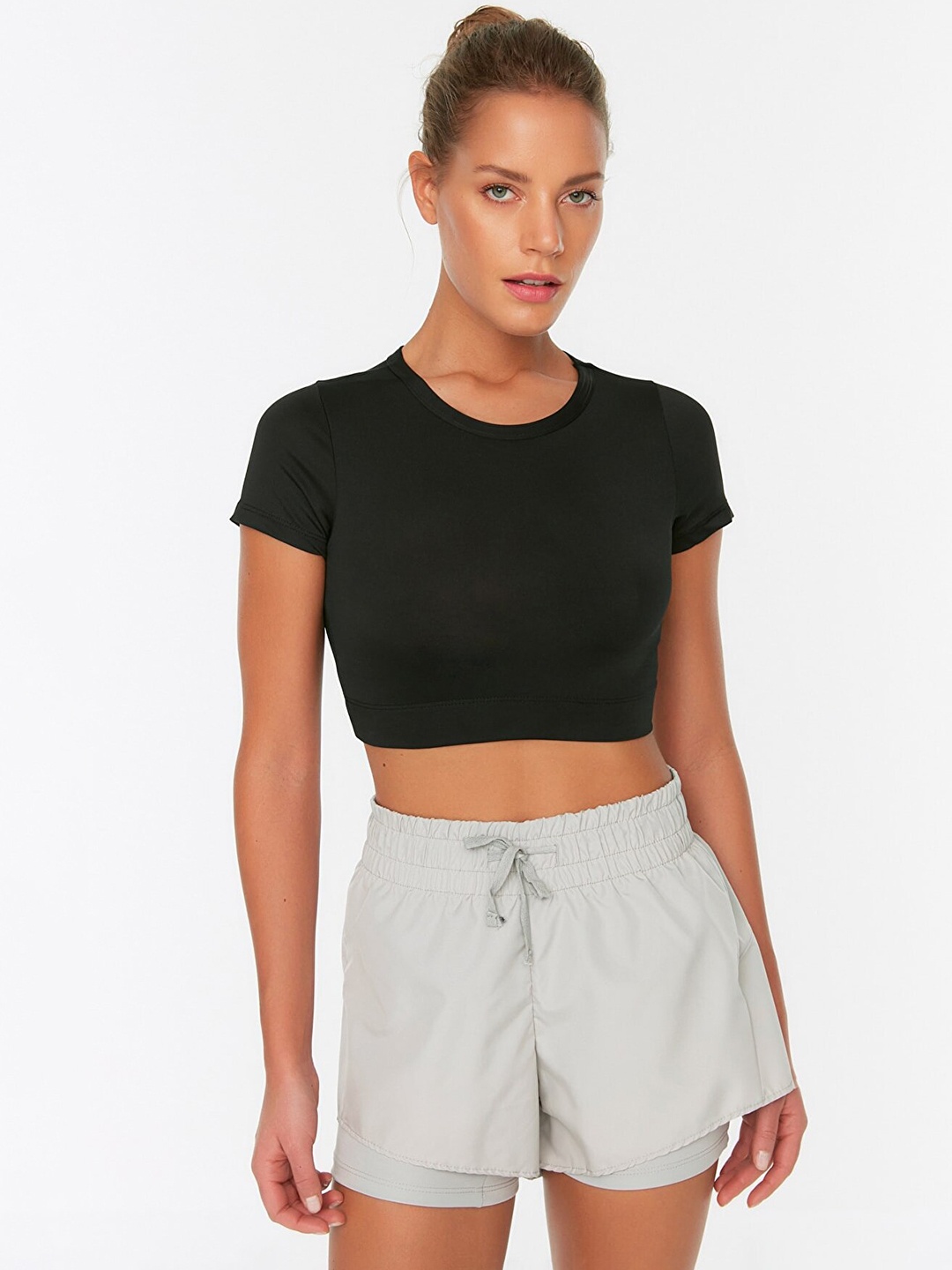 

Trendyol Women Grey Solid Shorts