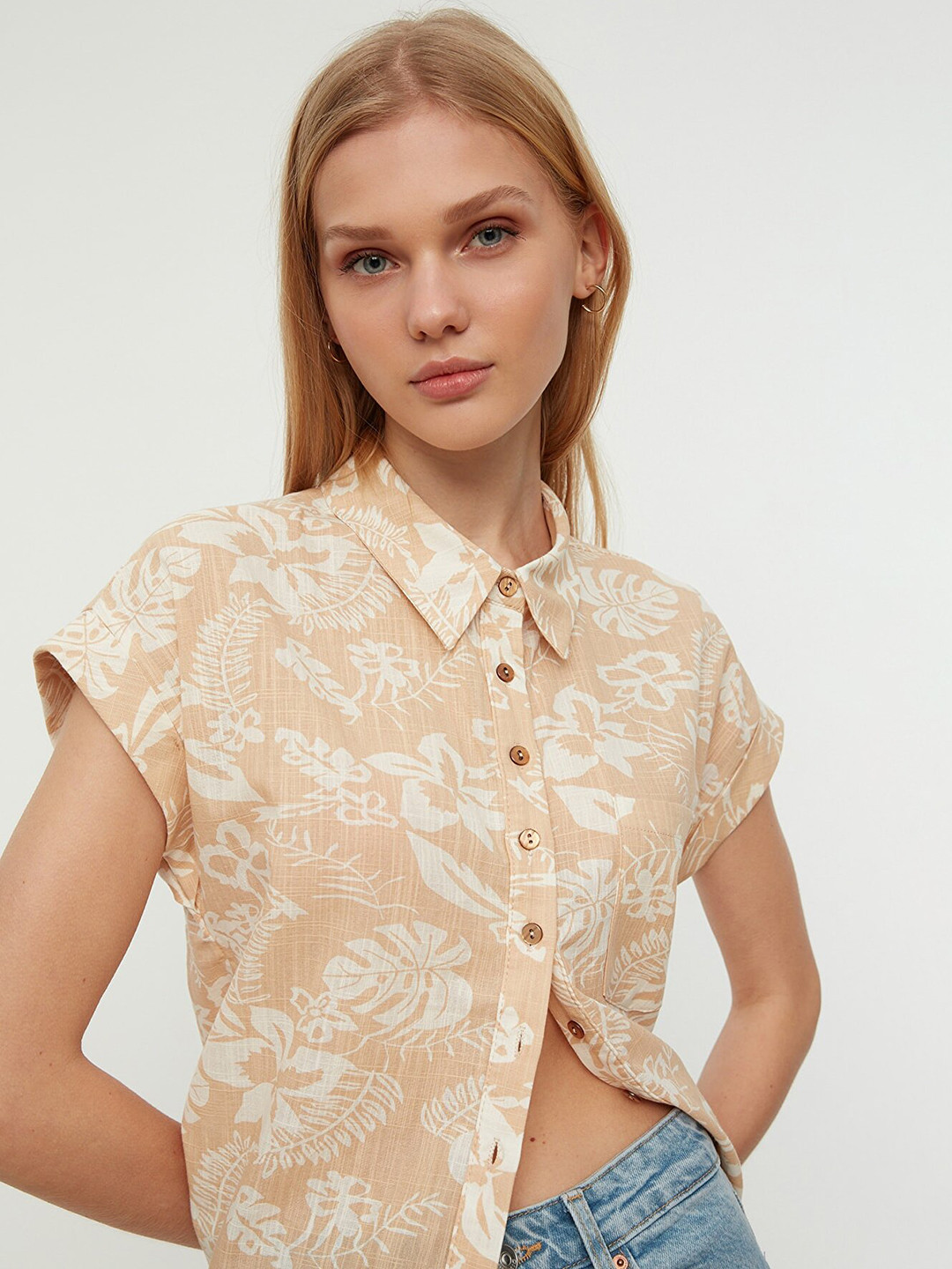 

Trendyol Women Beige Floral Printed Casual Shirt