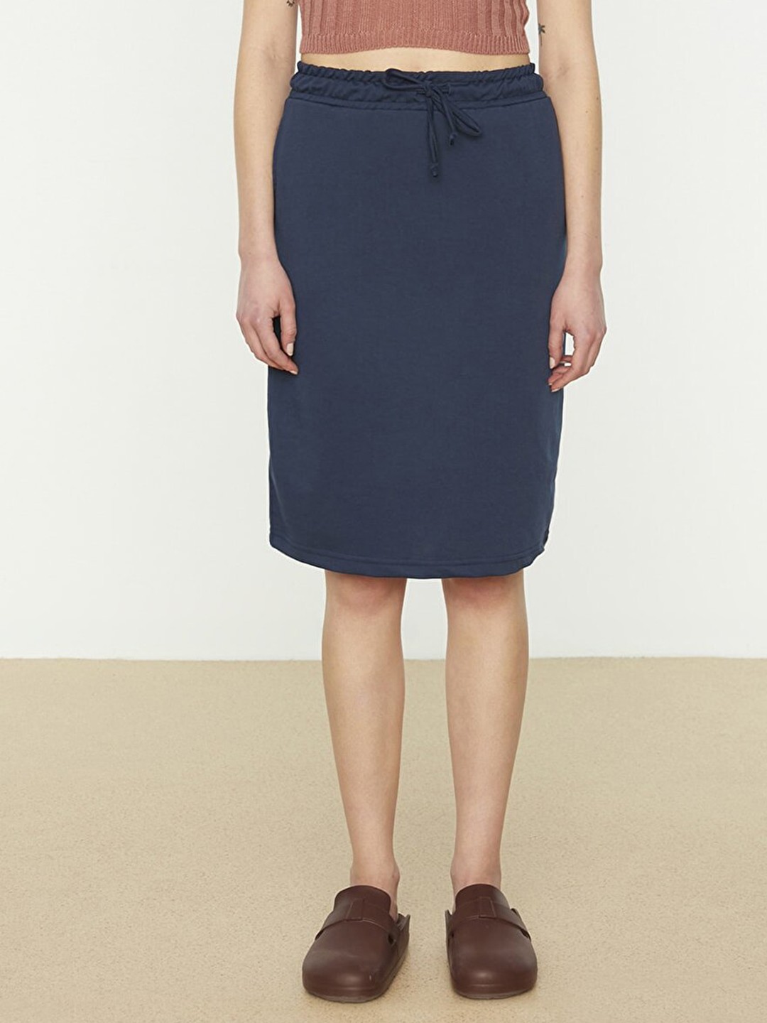 

Trendyol Women Navy Blue Solid Pencil Skirt