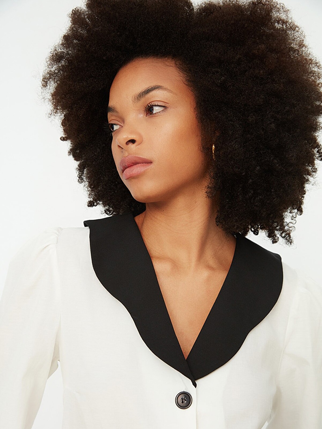 

Trendyol Women Off White & Black Solid Casual Shirt