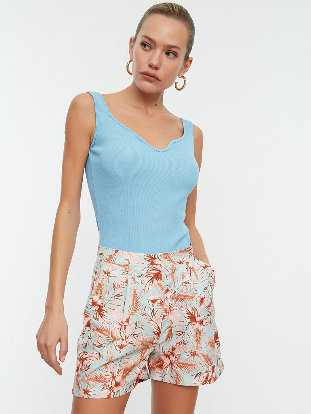 

Trendyol Women Blue & Brown Floral Print Shorts