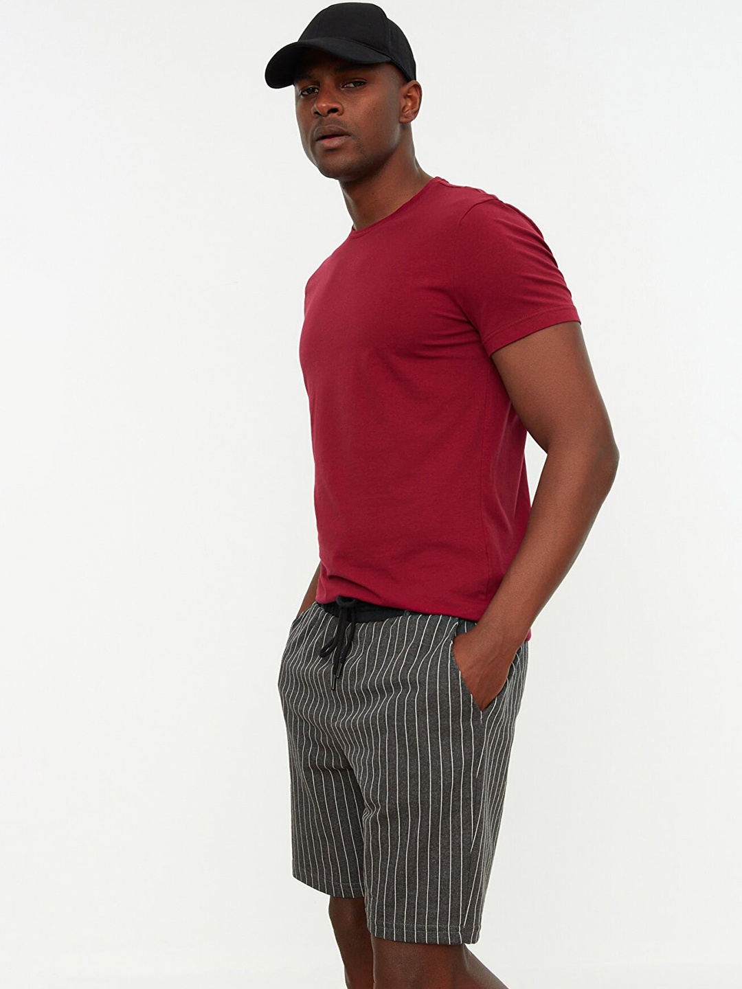 

Trendyol Men Charcoal Grey & White Striped Shorts