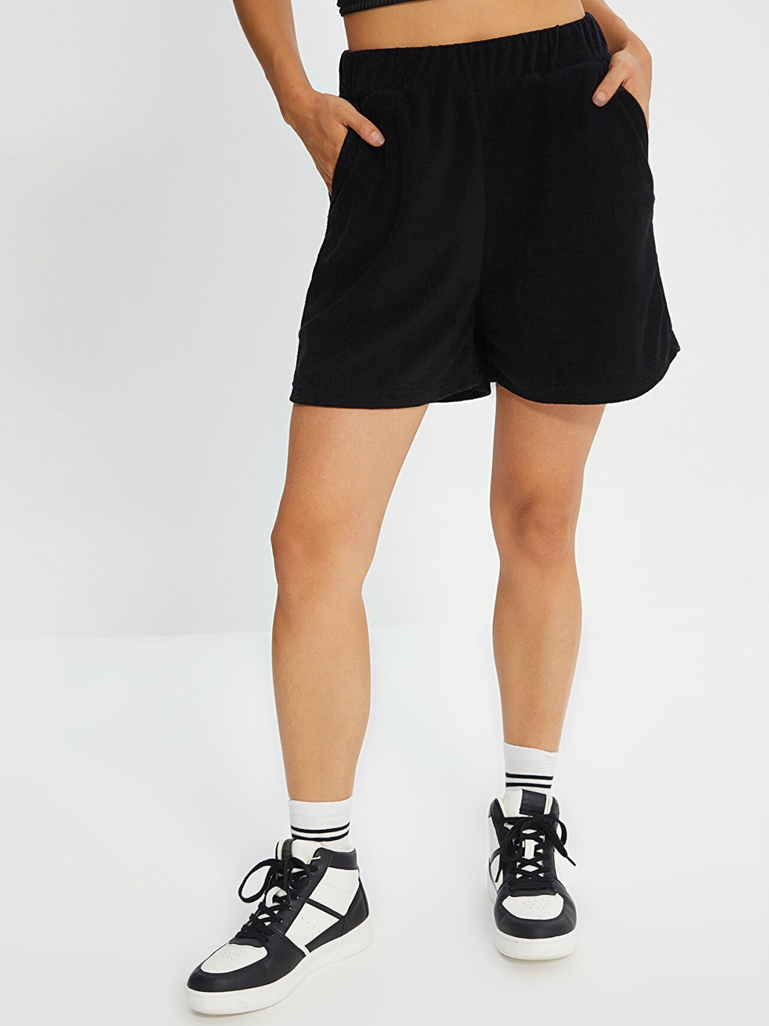 

Trendyol Women Black Solid Regular Shorts