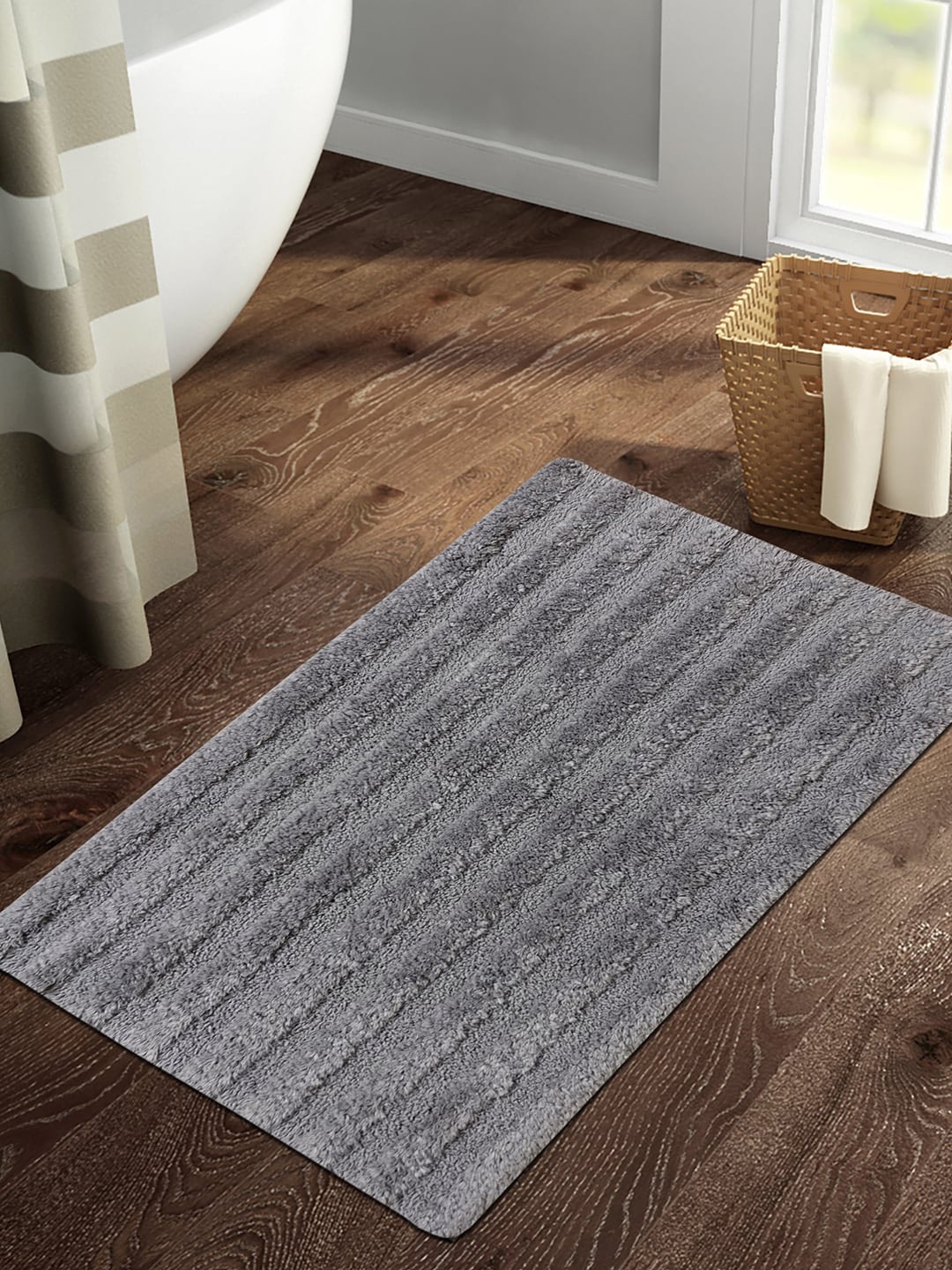 

SPACES Unisex Grey Solid 1798 GSM Anti-Skid Stain Resistant Fade Resistant Small Bath Rug