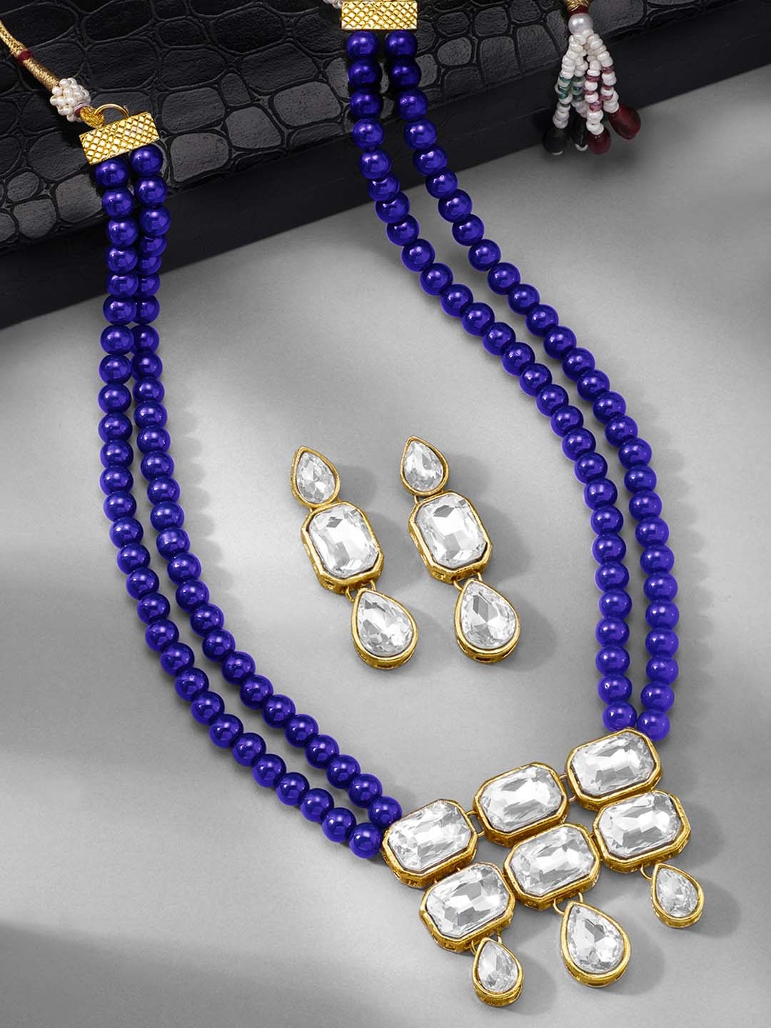 

Peora Blue Gold-Plated Stone Studded & Beaded Jewellery Set