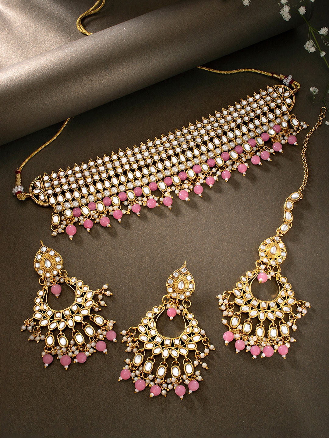 

Peora Pink & White Gold Plated Kundan Choker Jewellery Set