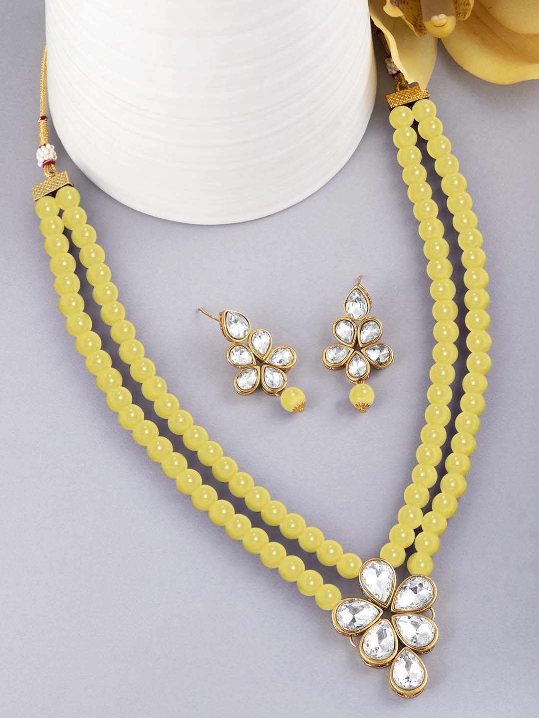 

Peora Yellow Gold-Plated Jewellery Set