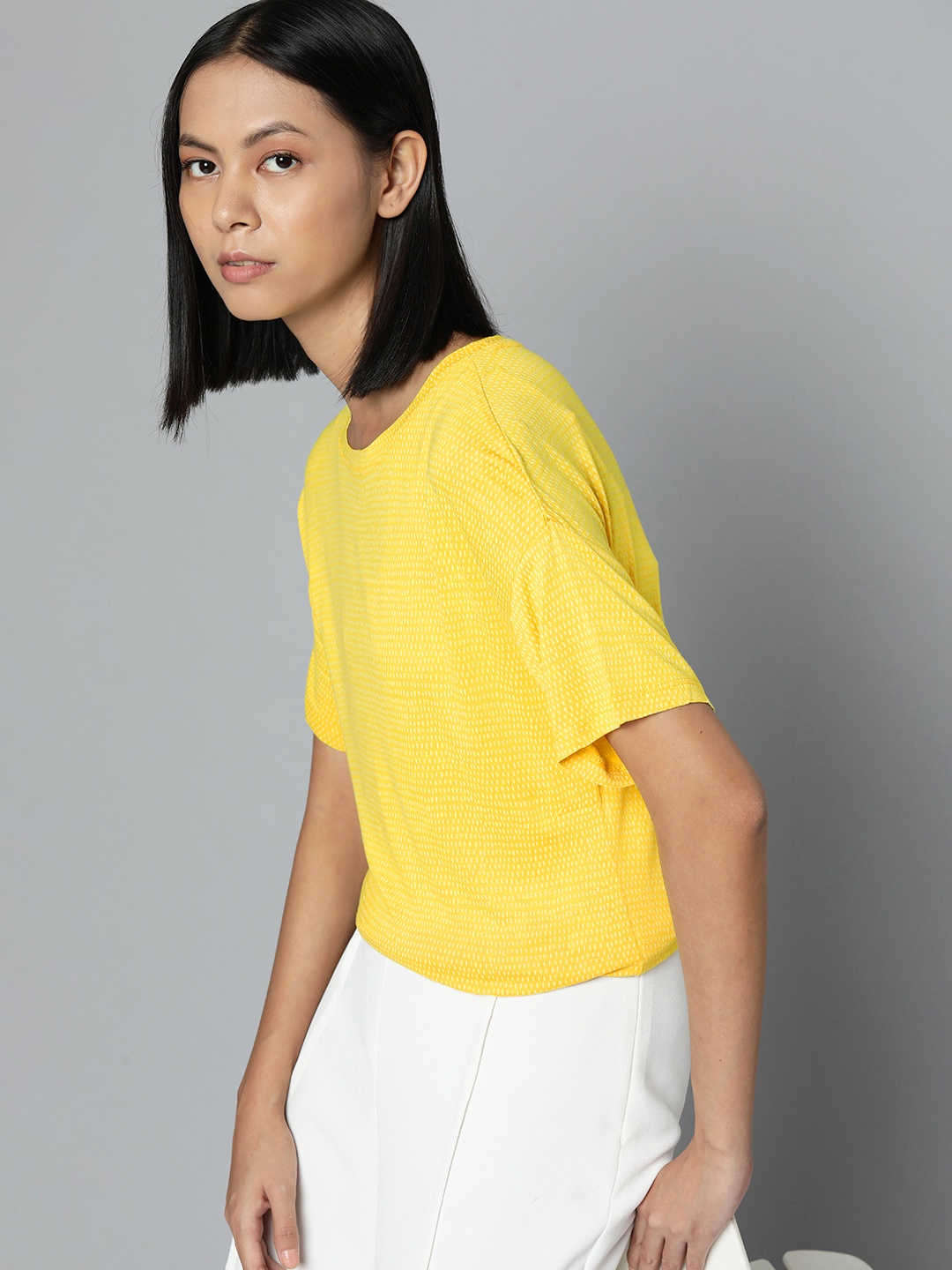 

ether Women Yellow & White Printed Drop-Shoulder Sleeves T-shirt