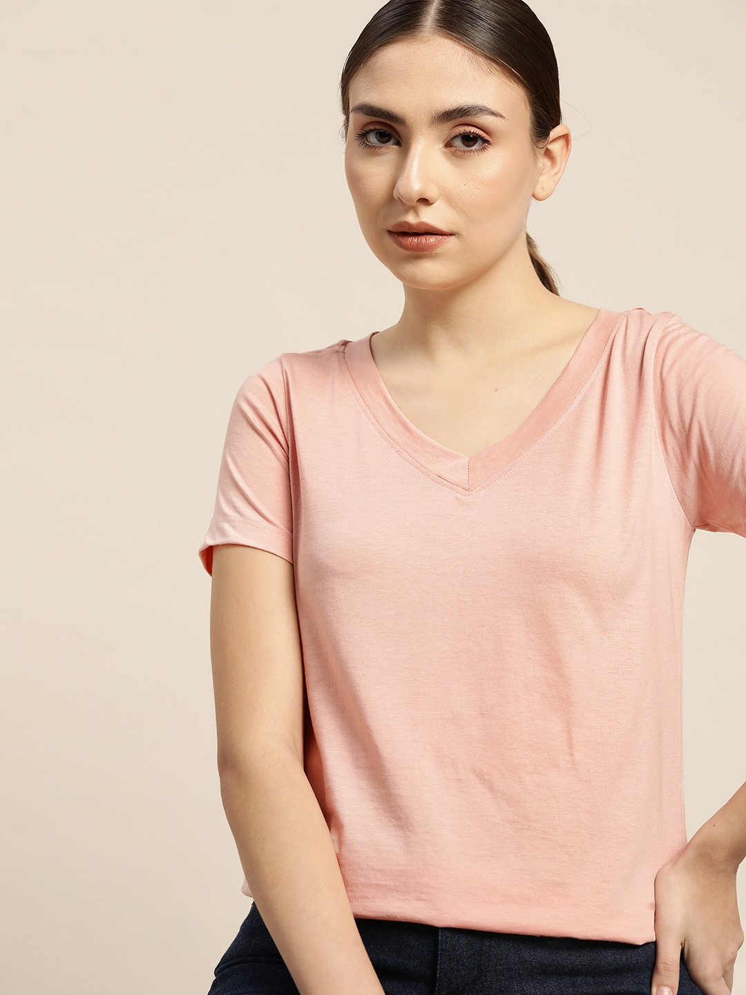 

ether Women Peach-Coloured Solid V-Neck T-shirt