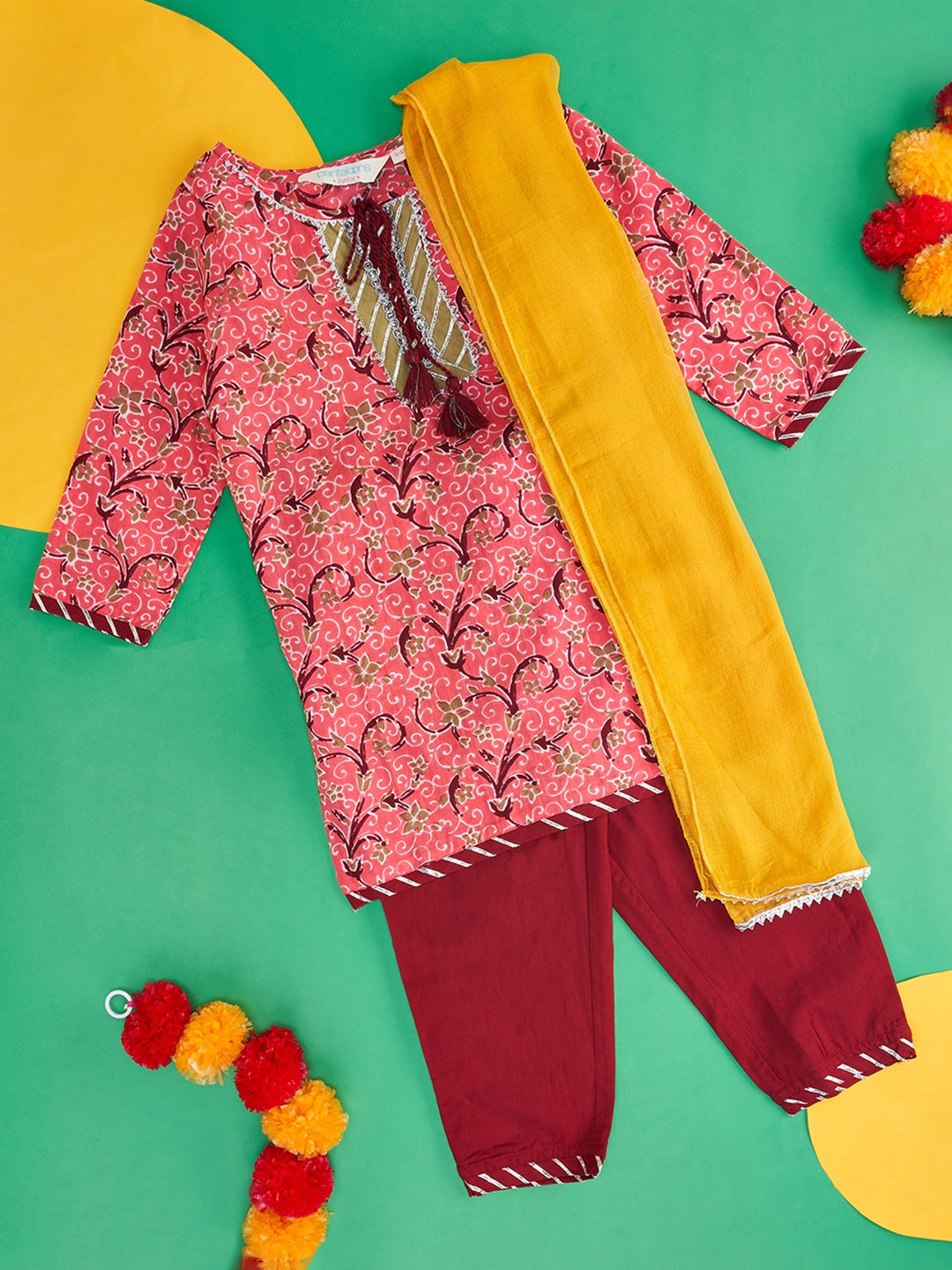 

AKKRITI BY PANTALOONS Pink Floral Printed Pure Cotton Kurti with Trousers & With Dupatta
