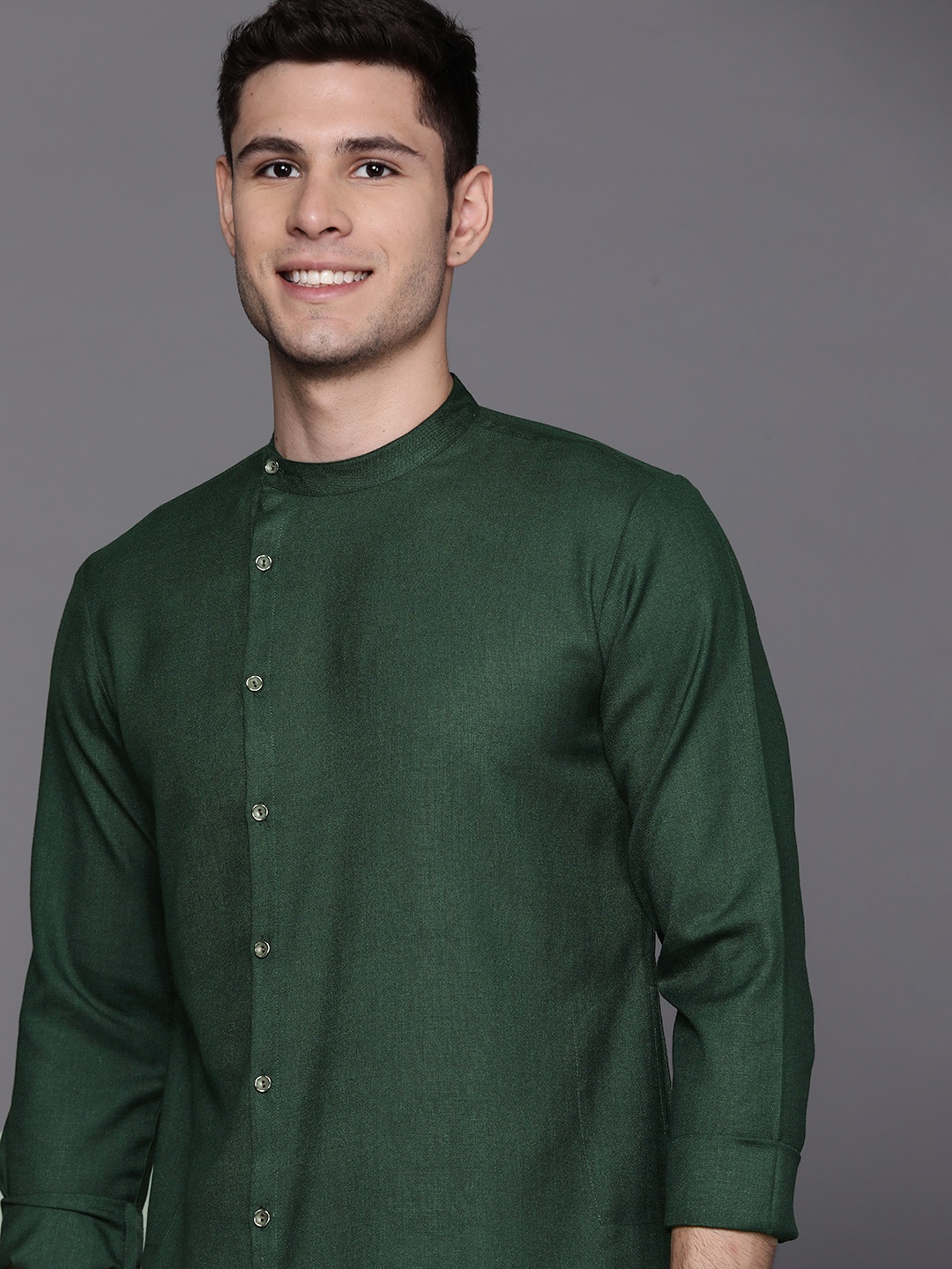 

Indo Era Men Green Solid Kurta