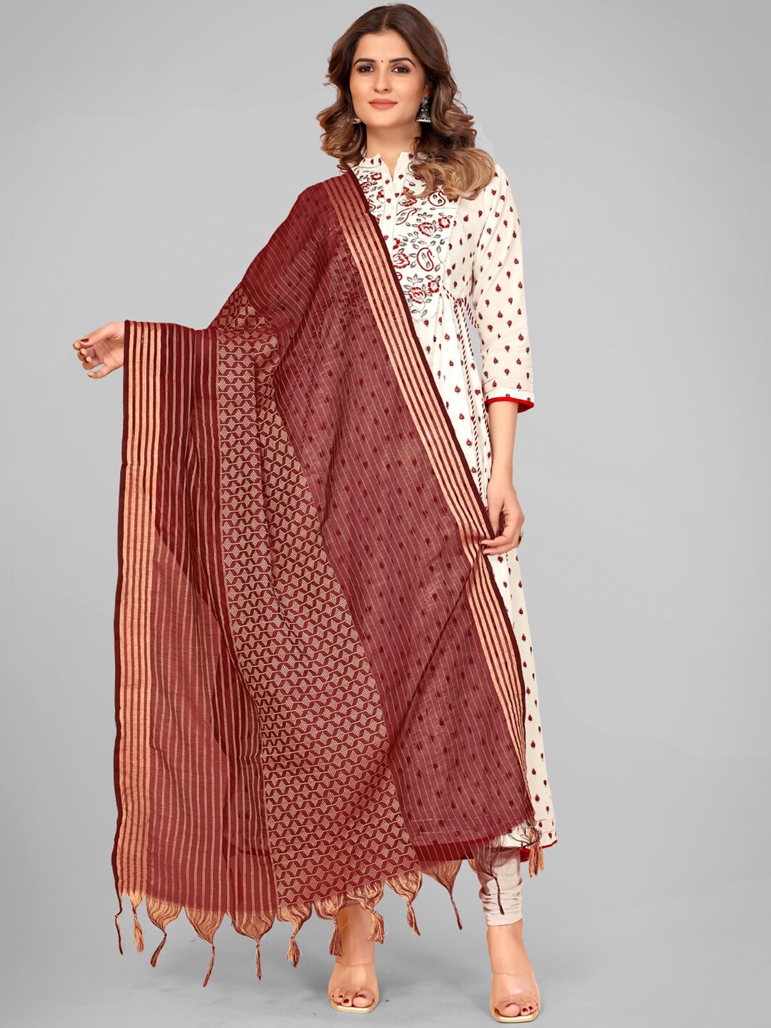 

Vbuyz Maroon & Gold-Toned Striped Art Silk Dupatta