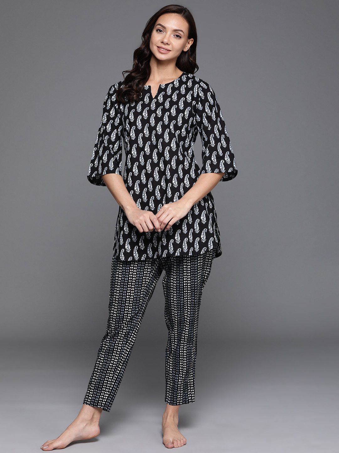 

Libas Women Black Printed Cotton Night suit