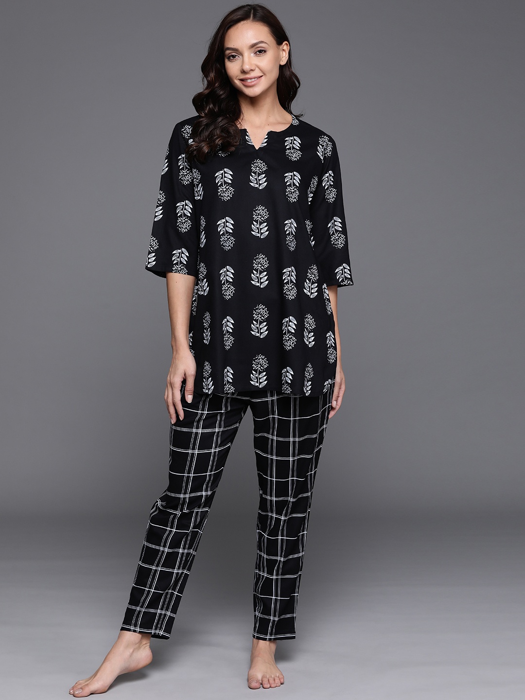 

Libas Women Black Printed Cotton Night suit
