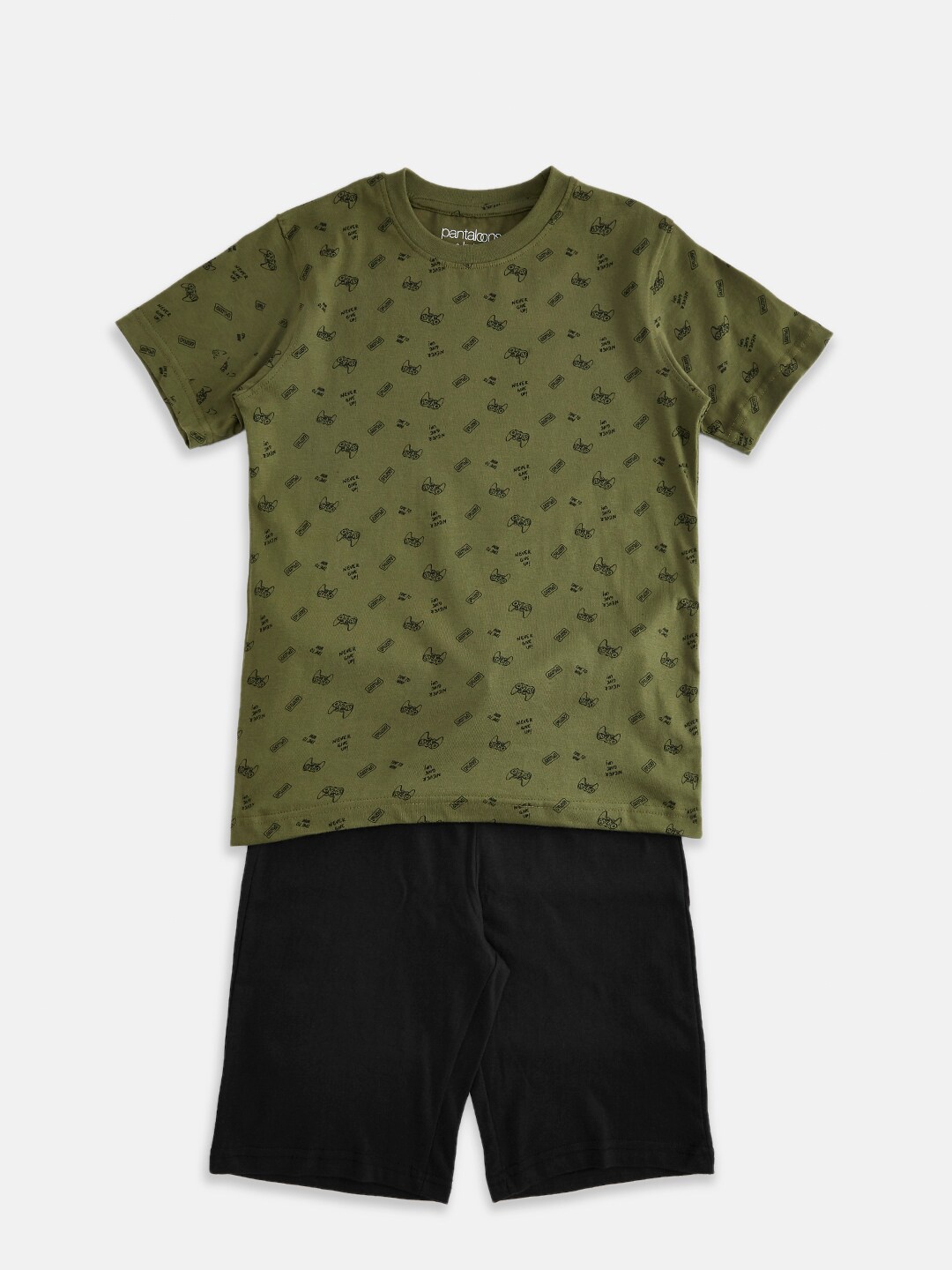 

Pantaloons Junior Boys Olive Green & Black Printed T-shirt with Shorts