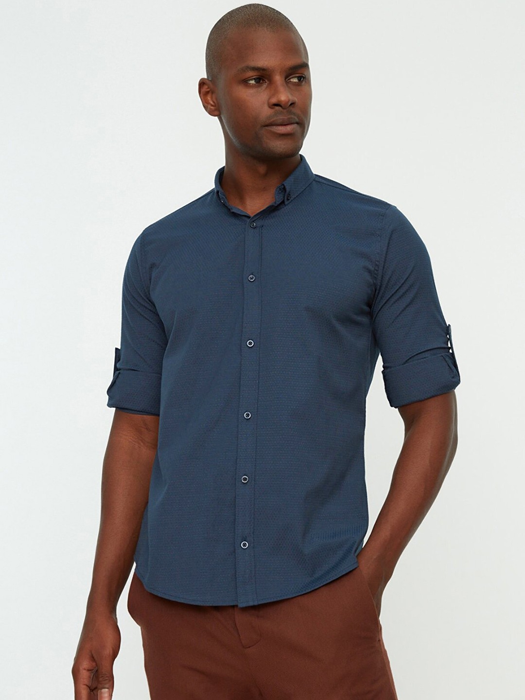 

Trendyol Men Navy Blue Solid Slim Fit Casual Shirt