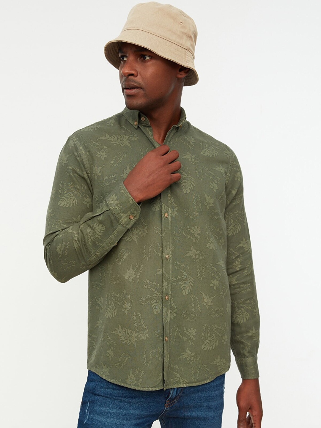 

Trendyol Men Olive Green Floral Printed Casual Shirt