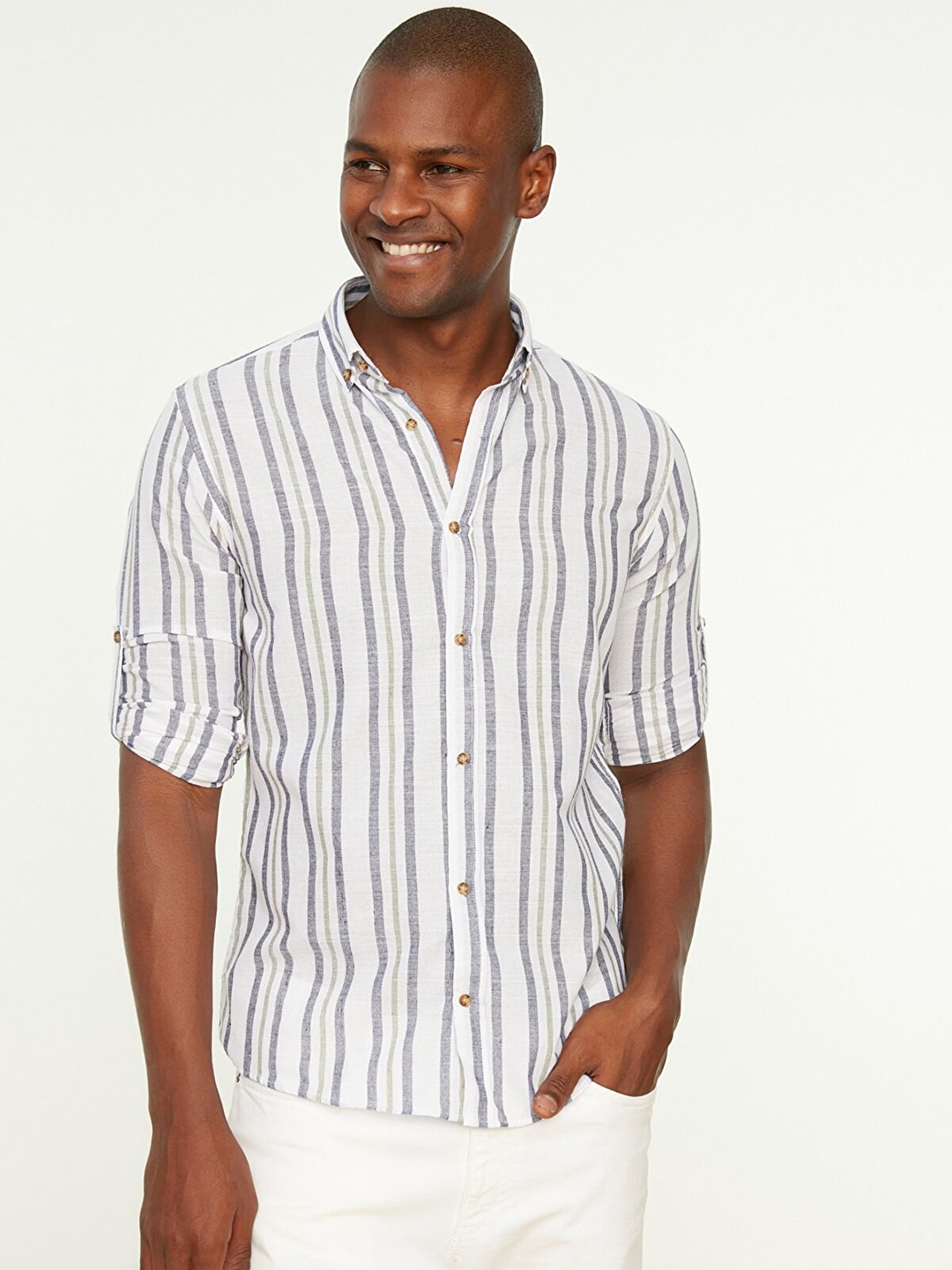 

Trendyol Men White Striped Casual Shirt