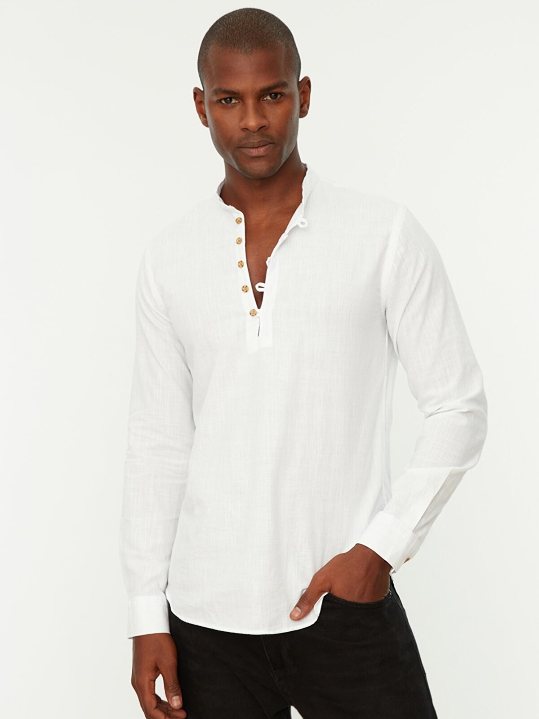 

Trendyol Men White Solid Cotton Casual Shirt