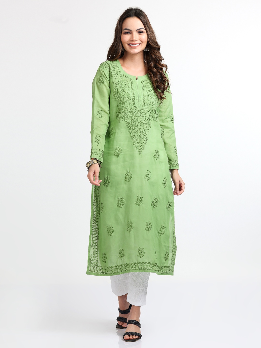 

FAWOMENT Green Ethnic Motifs Embroidered Chikankari Kurta