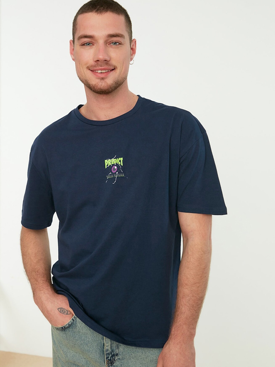 

Trendyol Men Navy Blue Typography Printed Drop-Shoulder Sleeves Pure Cotton T-shirt