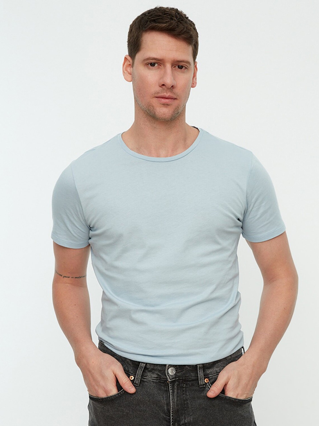 

Trendyol Men Blue Pure Cotton Slim Fit T-shirt