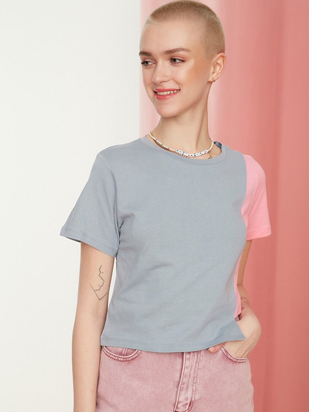 

Trendyol Women Grey & Pink Colourblocked T-shirt