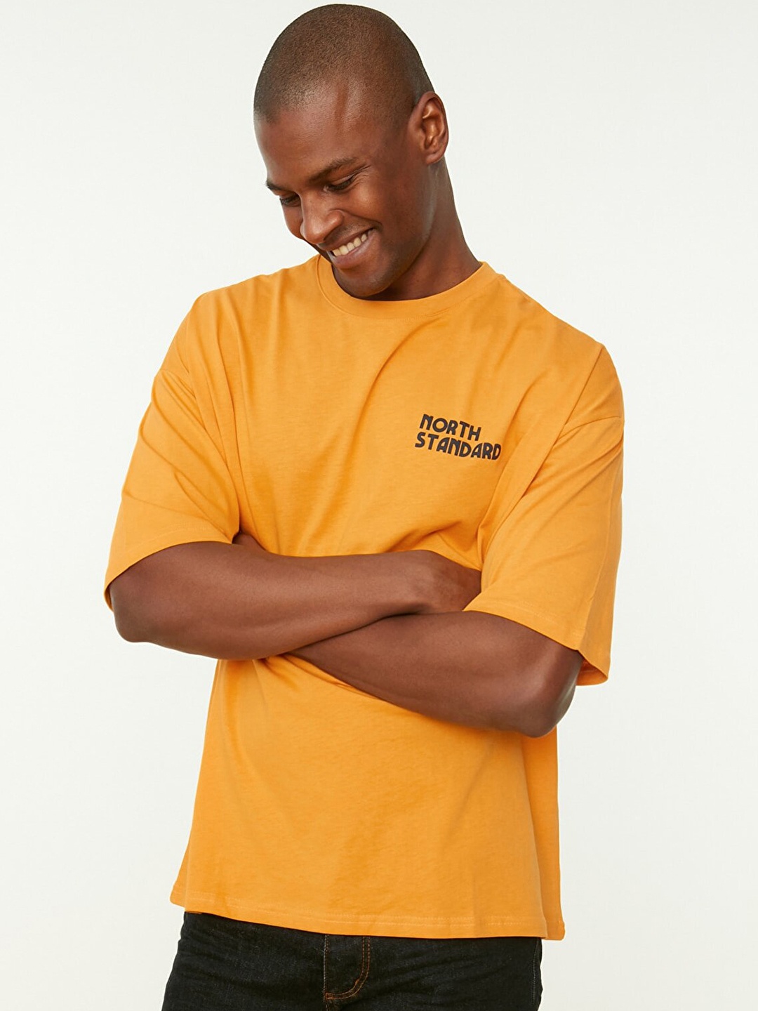 

Trendyol Men Mustard Yellow Pure Cotton Printed Drop-Shoulder Sleeves T-shirt