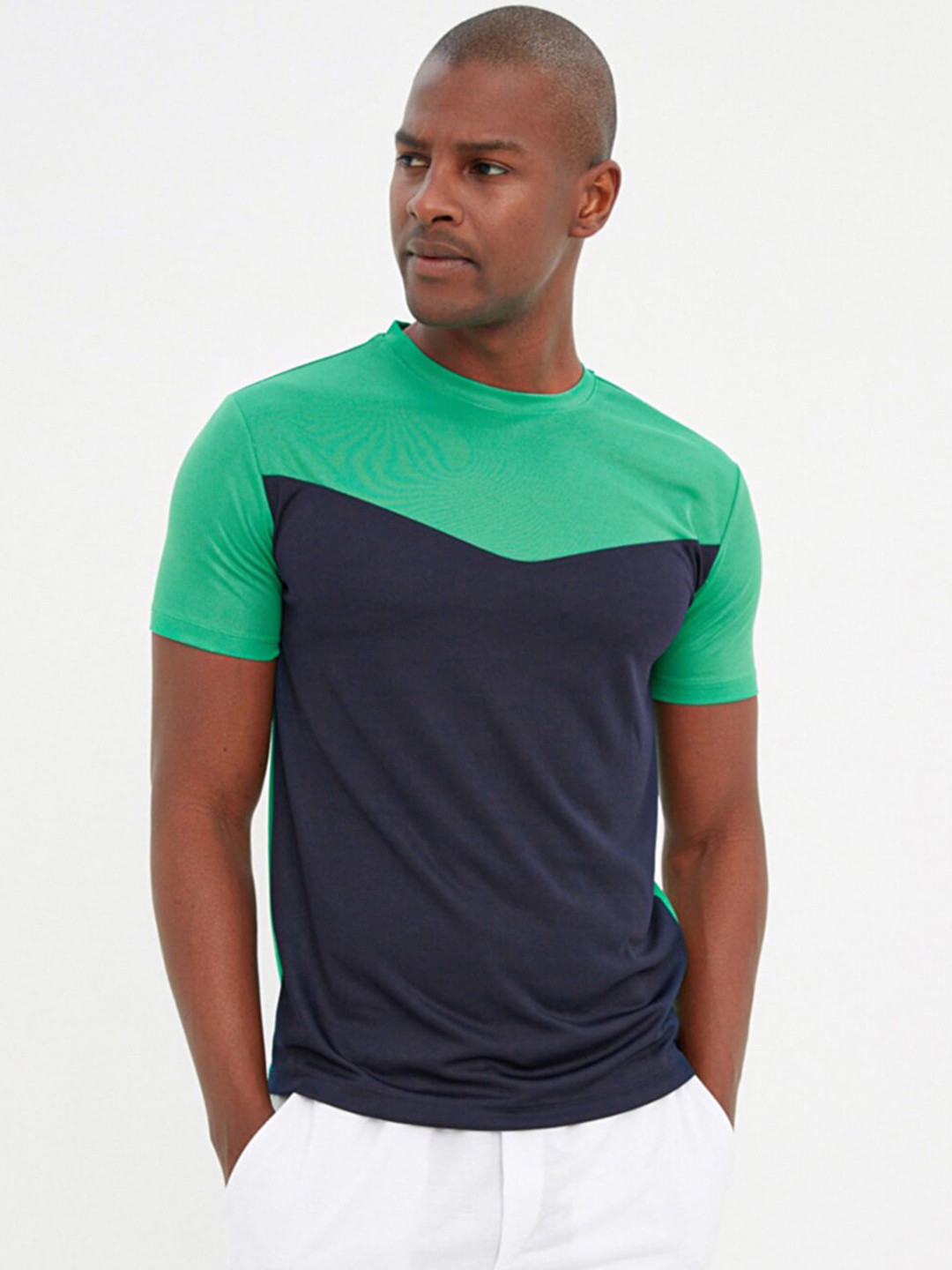 

Trendyol Men Green & Navy Blue Colourblocked Mesh Detail Slim Fit T-shirt
