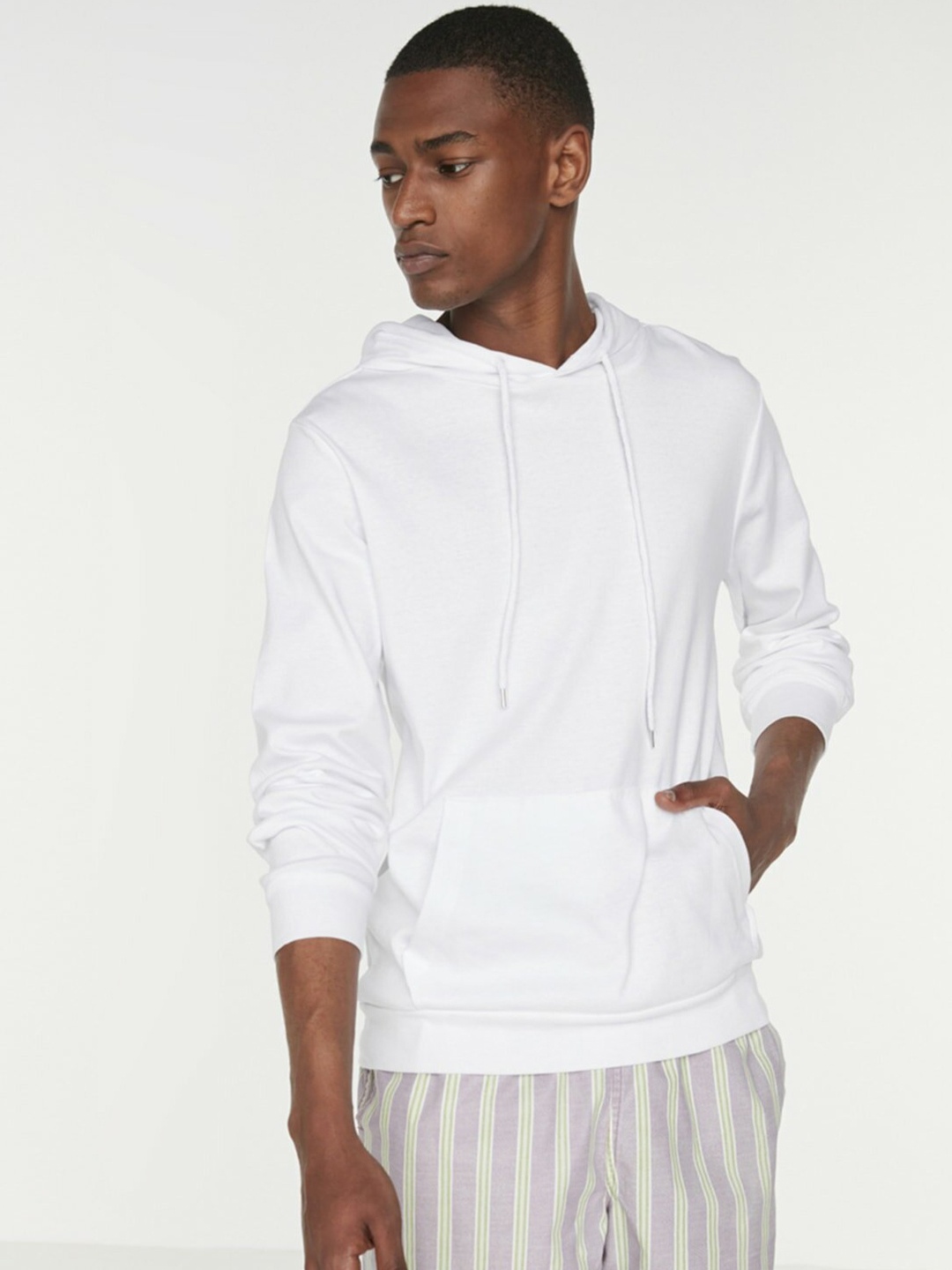 

Trendyol Men White Solid Hooded Pure Cotton Sweatshirt