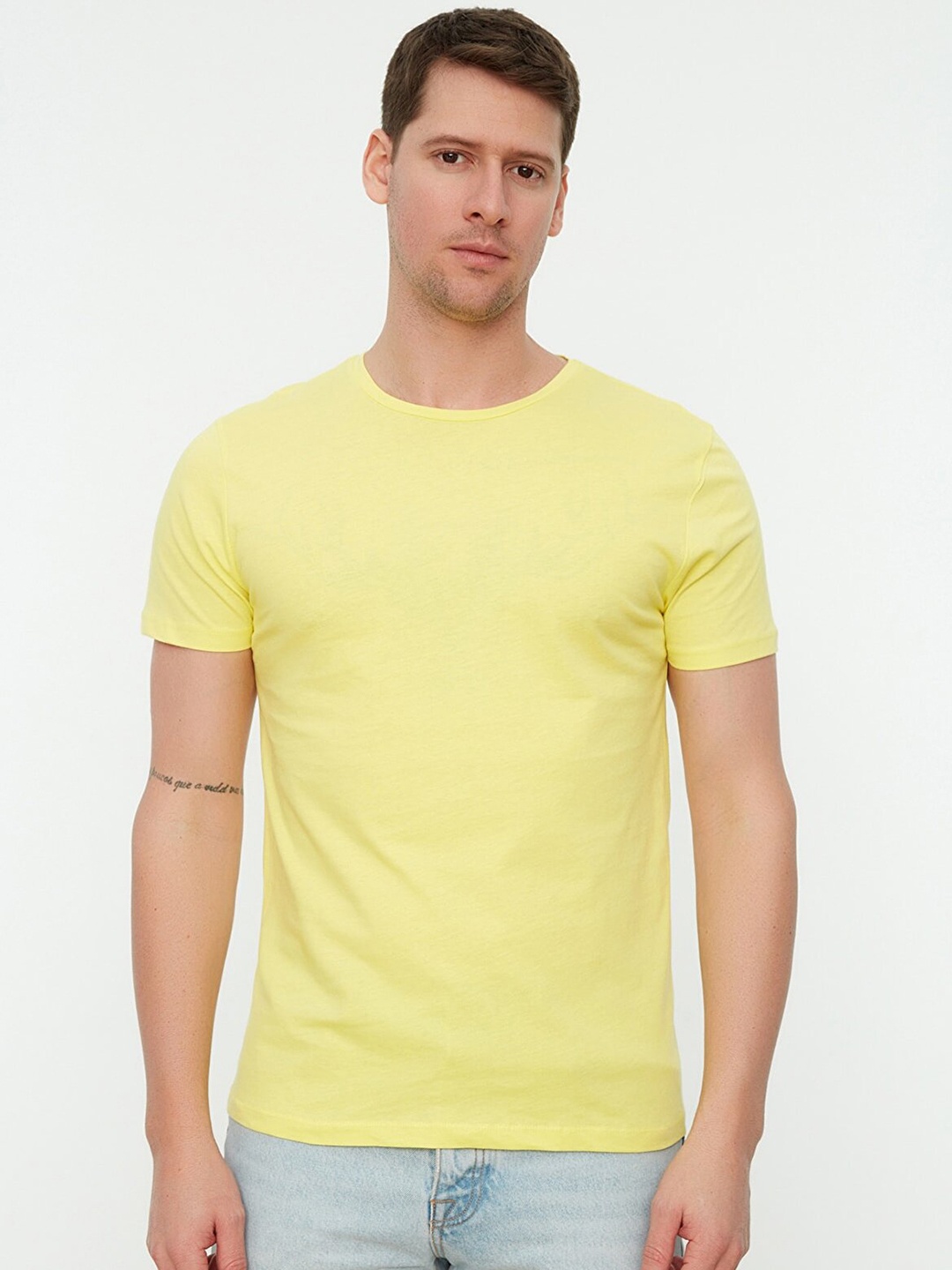 

Trendyol Men Yellow Solid Pure Cotton Slim Fit T-shirt