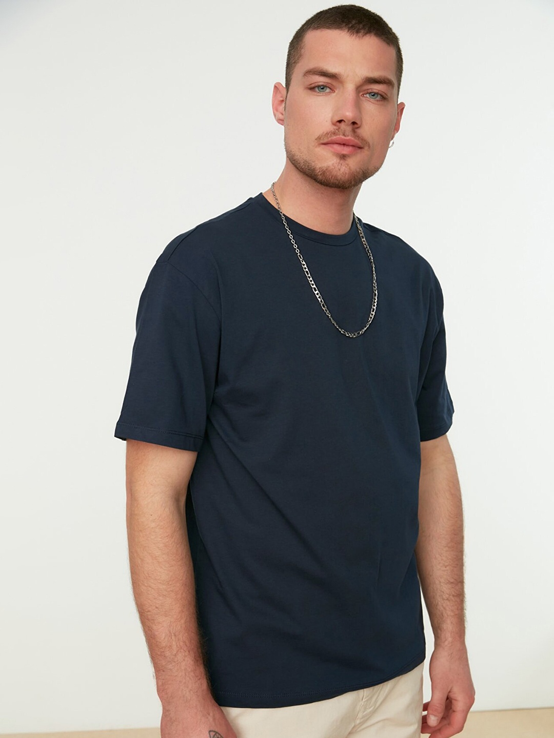 

Trendyol Men Navy Blue Back Printed Pure Cotton T-shirt