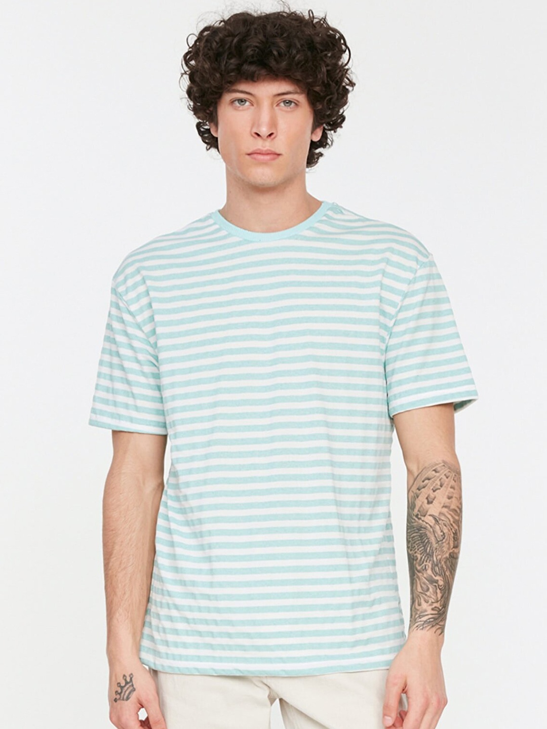 

Trendyol Men Green & White Striped T-shirt