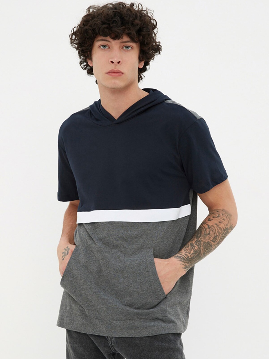 

Trendyol Men Navy Blue & Navy Blue Colourblocked T-shirt