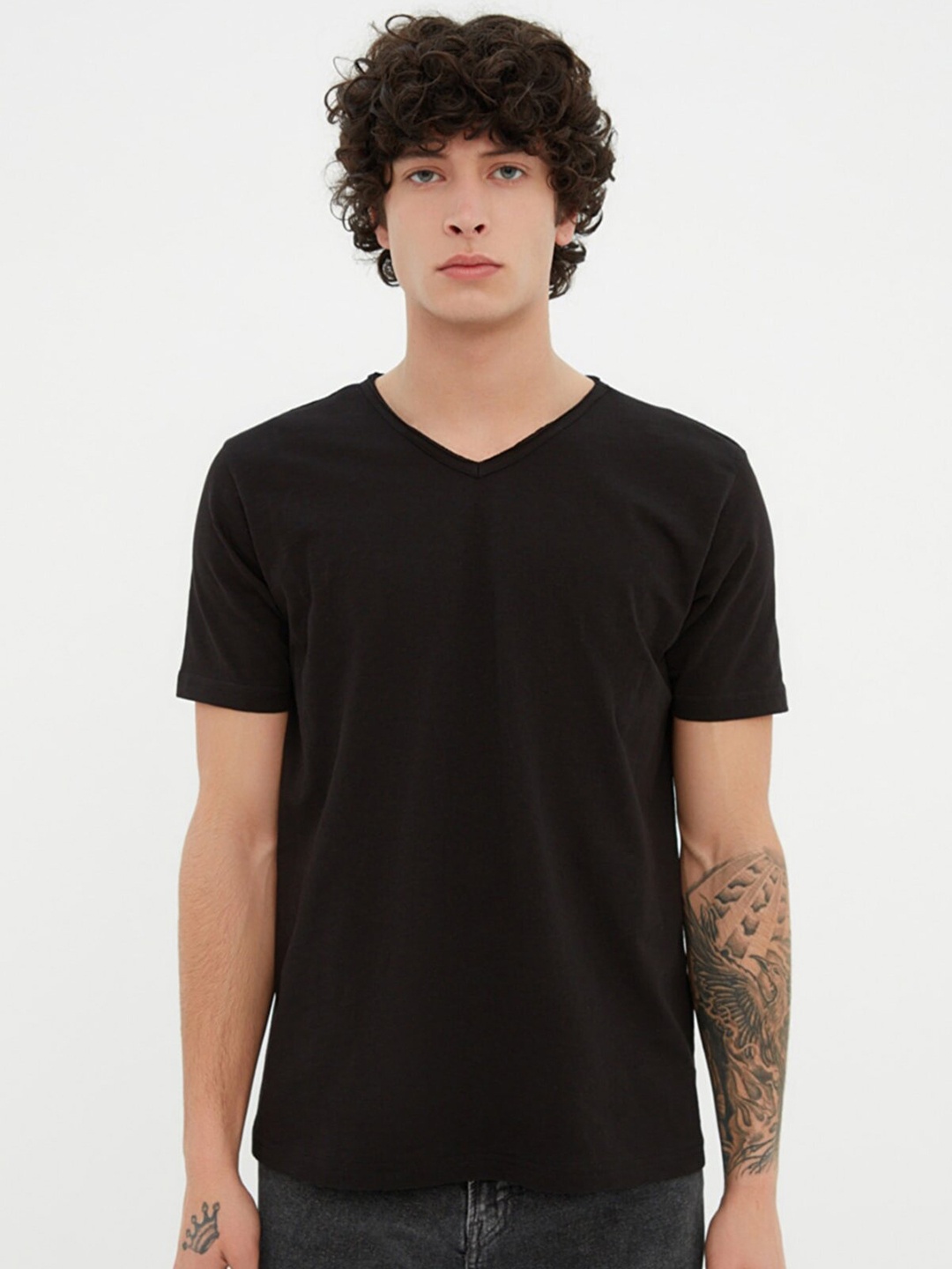 

Trendyol Men Black Solid Pure Cotton T-shirt