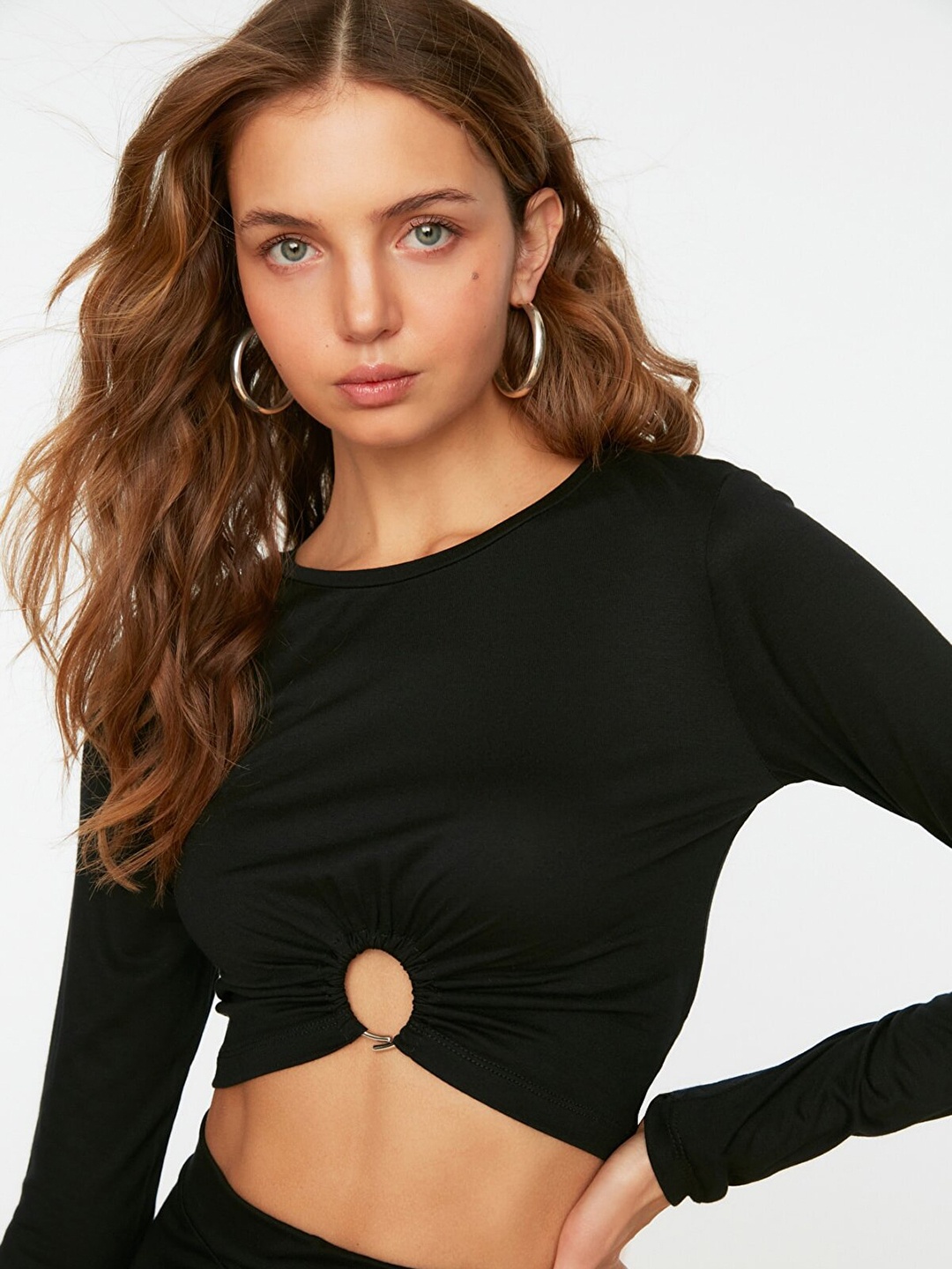 

Trendyol Black Solid Crop Top