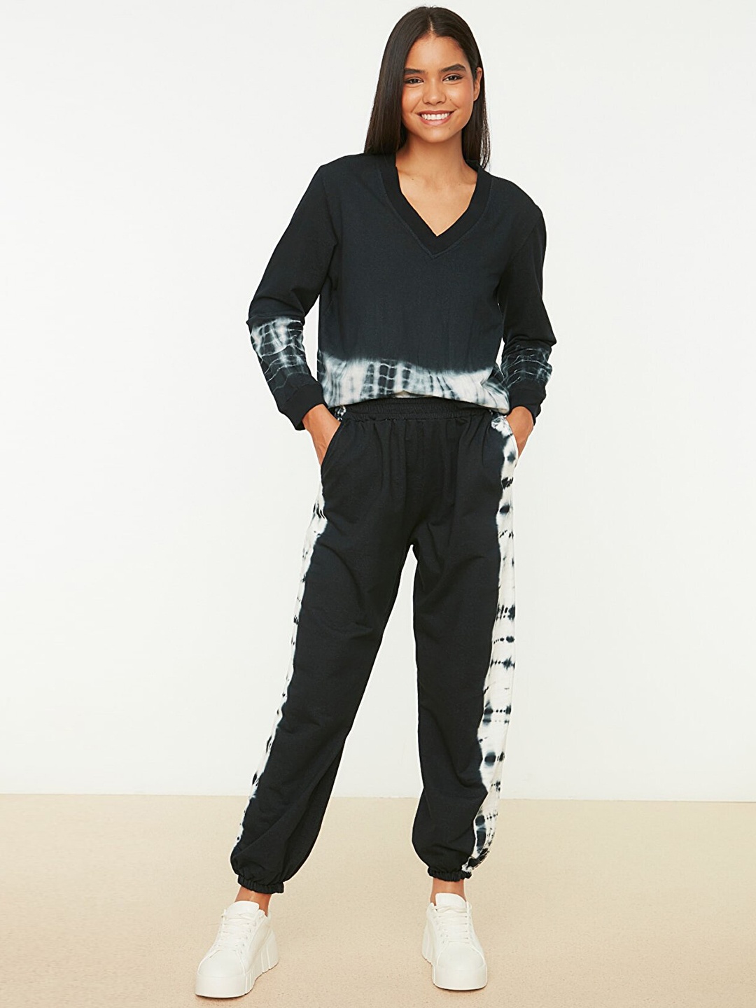 

Trendyol Women Black Solid Joggers