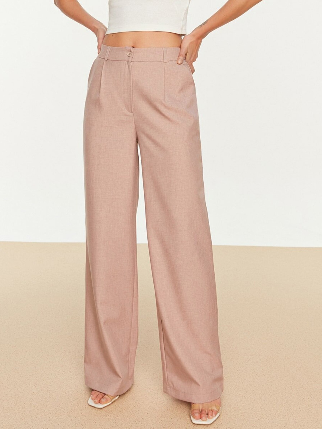 

Trendyol Women Dusty Pink Solid Parallel Woven Trousers, Rose