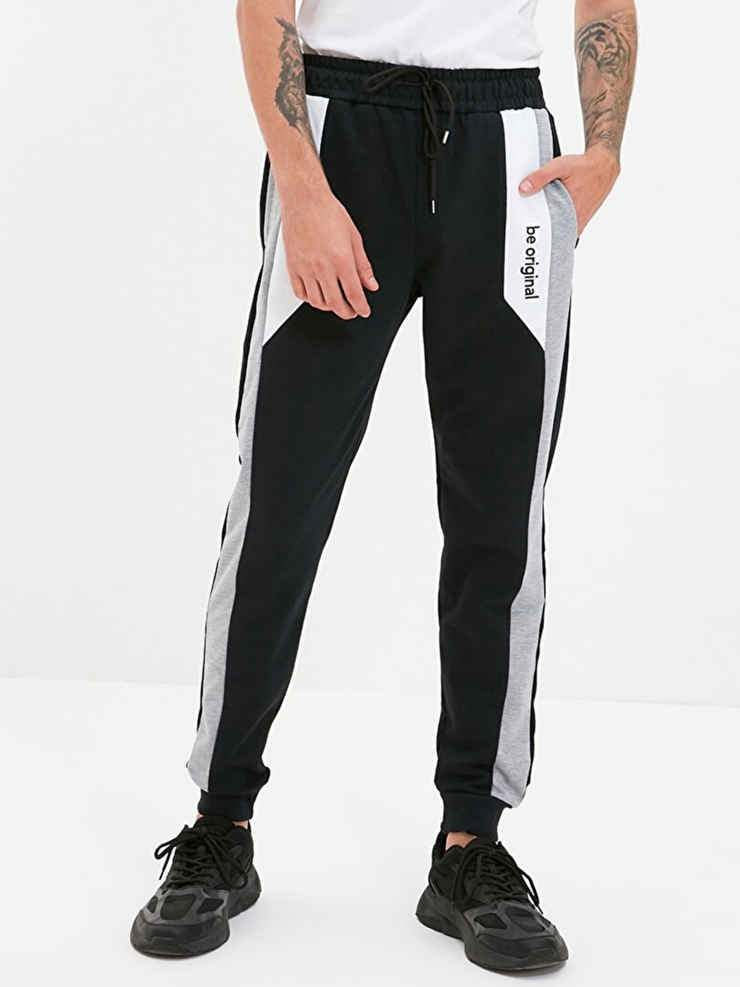 

Trendyol Men Black & Grey Striped Detail Joggers